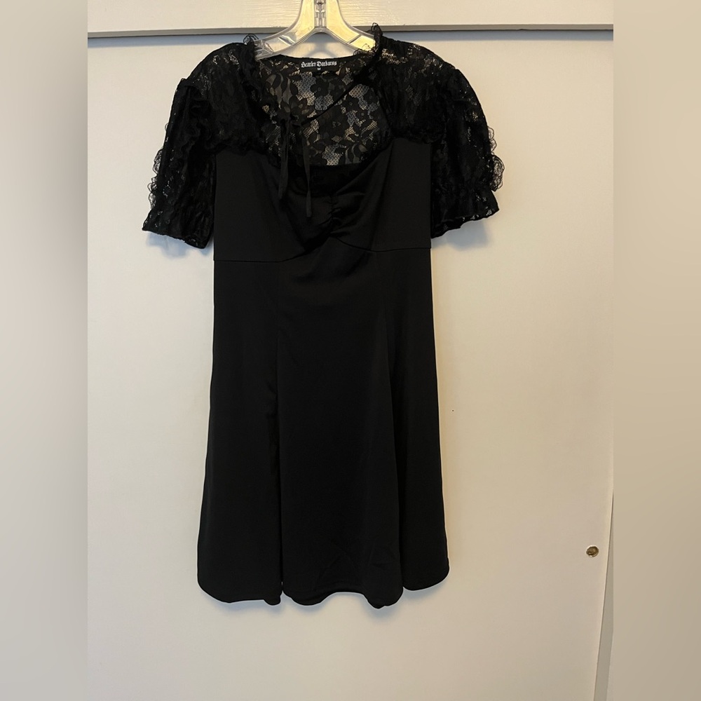 New Scarlet Darkness Keyhole Dress
